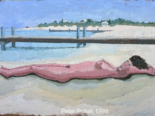 Mujer tendida en playa